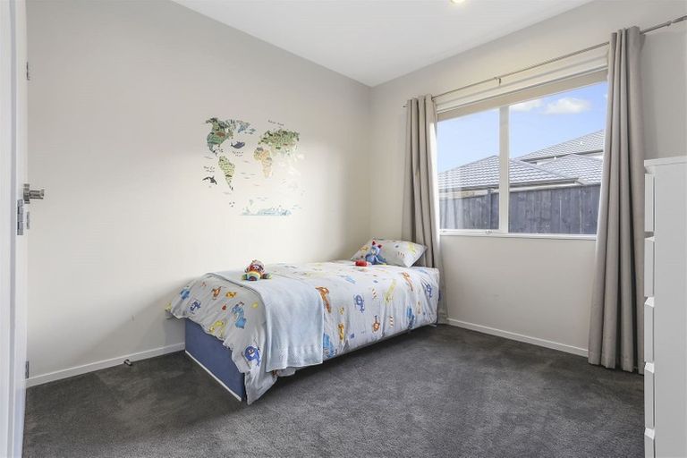 Photo of property in 12 Kahika Grove, Huapai, Kumeu, 0810
