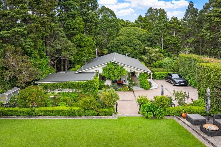 Photo of property in 8 Grand View Road, Leigh, 0985