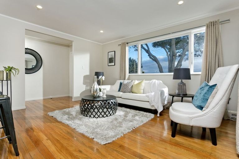 Photo of property in 1/1a Becroft Drive, Forrest Hill, Auckland, 0620