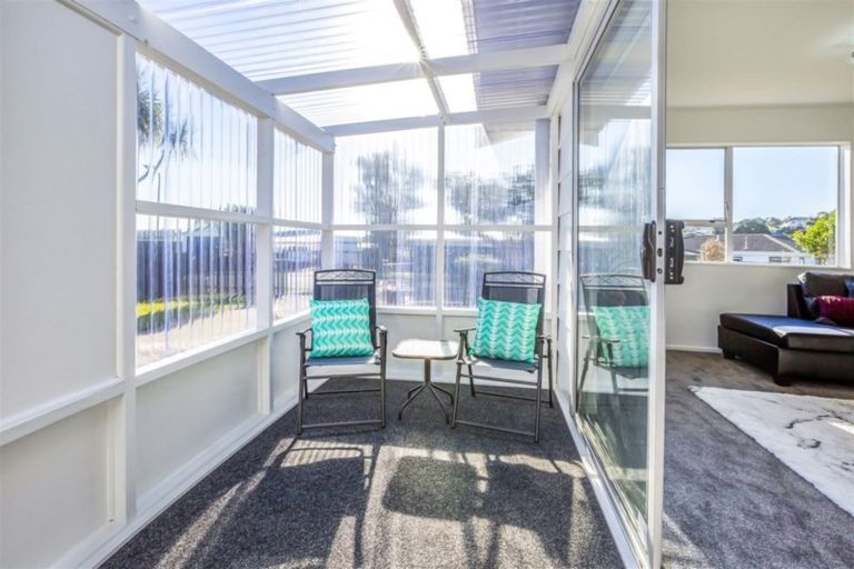 Photo of property in 3 Toporoa View, Ascot Park, Porirua, 5024