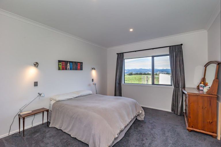 Photo of property in 947 Koputaroa Road, Koputaroa, Levin, 5575