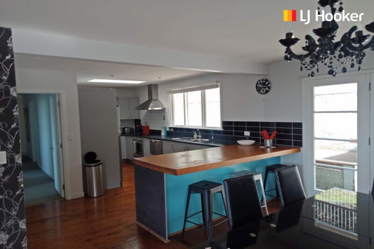 Photo of property in 32 Ravenswood Road, Saint Clair, Dunedin, 9012