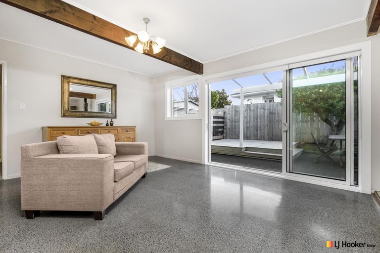 Photo of property in 18 Waterlea Avenue, Mangere Bridge, Auckland, 2022