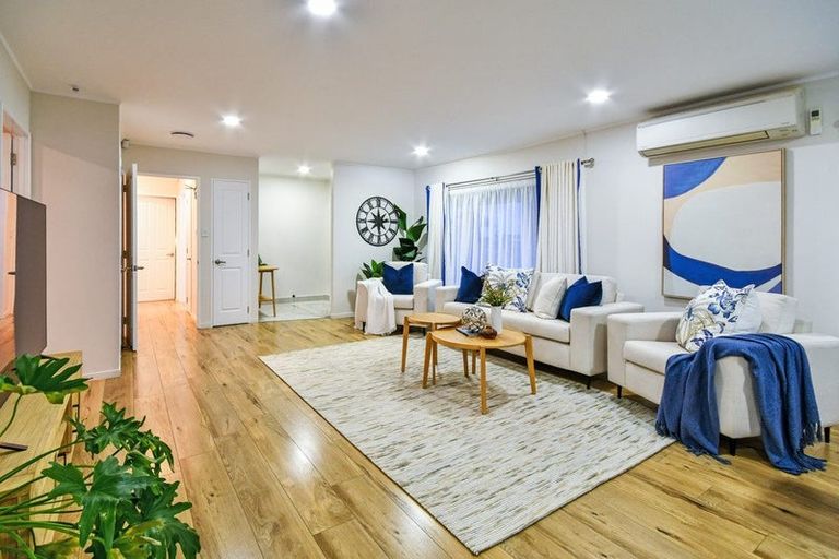 Photo of property in 2 Menen Place, Manurewa, Auckland, 2105