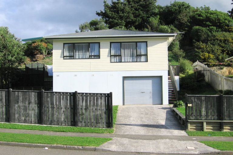 Photo of property in 45 Cardiff Crescent, Cannons Creek, Porirua, 5024