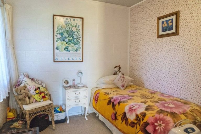 Photo of property in 1/32 Gibbons Road, Weymouth, Auckland, 2103