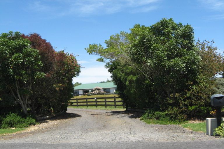 Photo of property in 360 Clarks Beach Road, Clarks Beach, Pukekohe, 2679