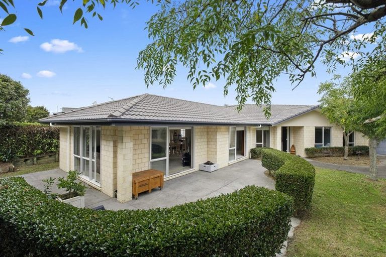 Photo of property in 10 Ernest Shackleton Place, Waiuku, 2123