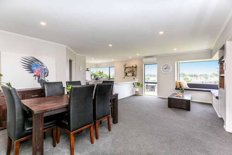 Photo of property in 9 Sandel Rise, Merrilands, New Plymouth, 4312