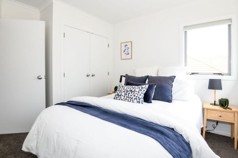 Photo of property in 75 Dress Circle, Newlands, Wellington, 6037