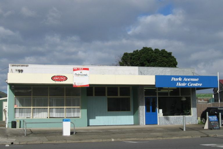 Photo of property in 2 Park Avenue, Epuni, Lower Hutt, 5011
