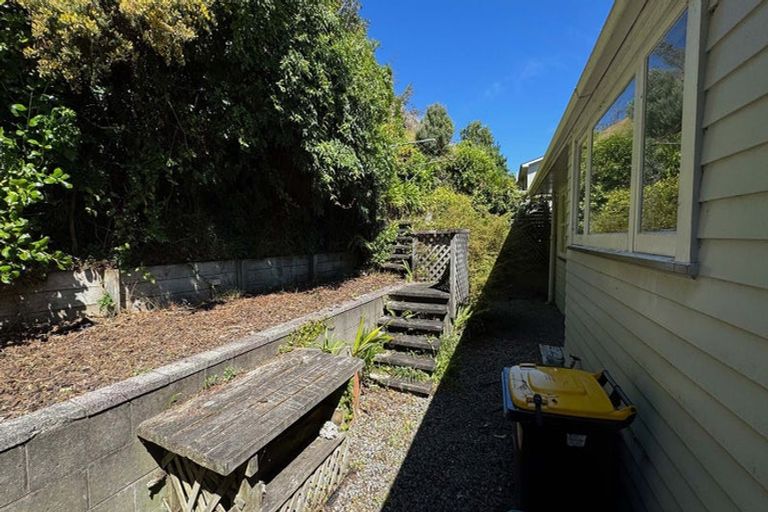 Photo of property in 25 Montreal Grove, Kingston, Wellington, 6021