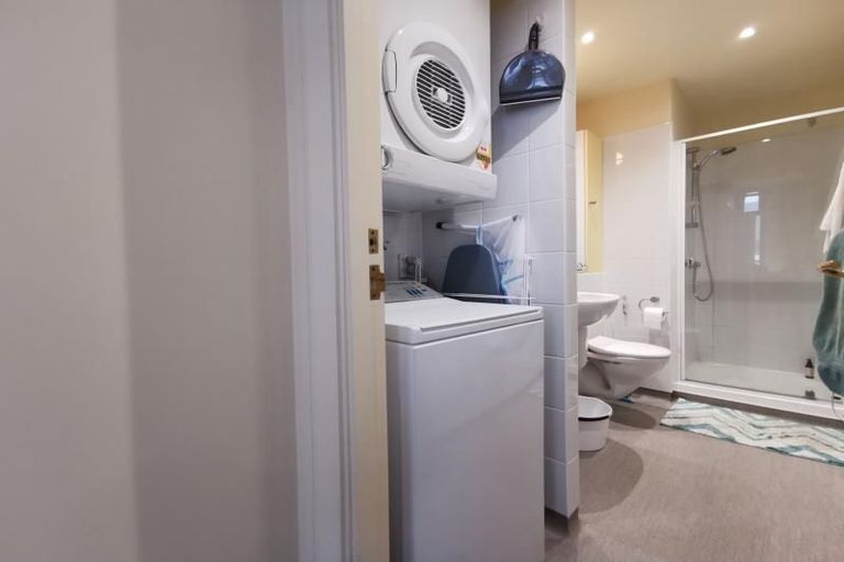 Photo of property in Kelvin House, 5h/16 The Terrace, Wellington Central, Wellington, 6011