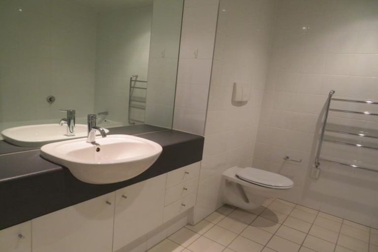 Photo of property in Sanctum Apartment, 10 Ebor Street, Te Aro, Wellington, 6011