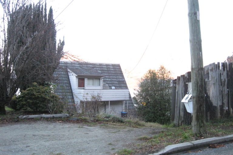 Photo of property in 14 Lomond Crescent, Queenstown, 9300