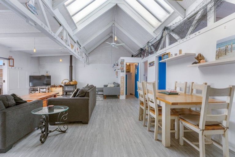 Photo of property in 2a Andresen Street, Foxton Beach, Foxton, 4815