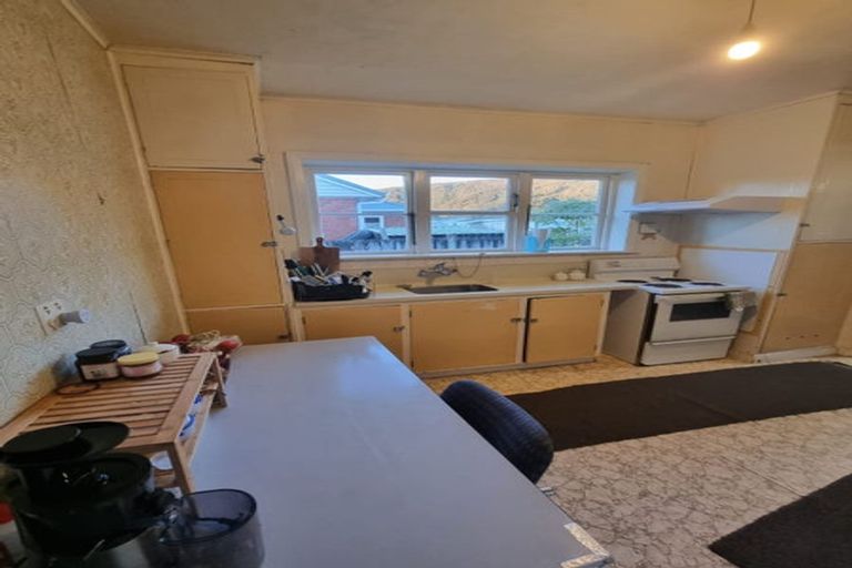 Photo of property in 15 Freyberg Street, Waterloo, Lower Hutt, 5011