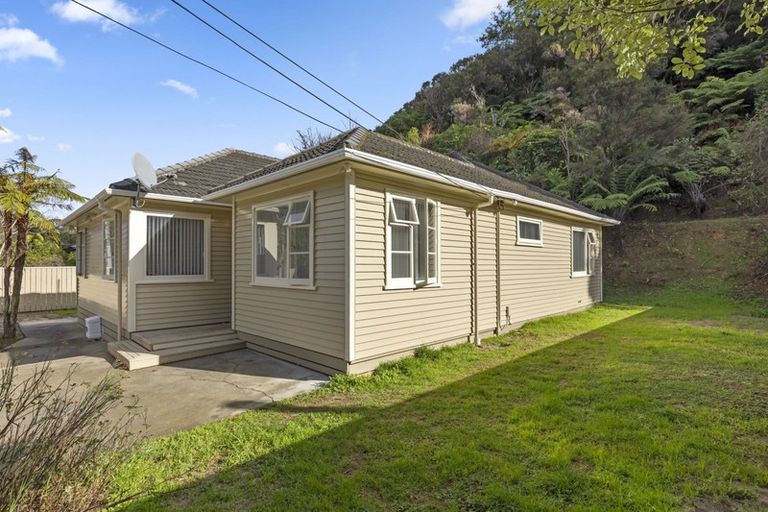 Photo of property in 25 Hair Street, Wainuiomata, Lower Hutt, 5014