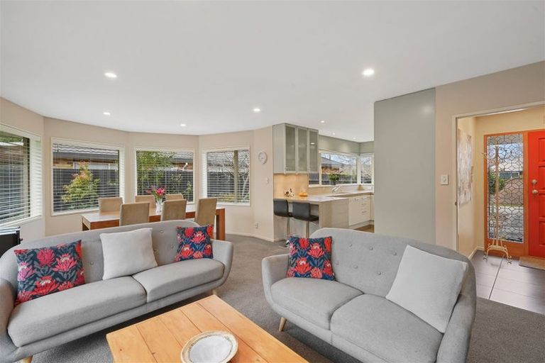 Photo of property in 43 Apsley Drive, Avonhead, Christchurch, 8042