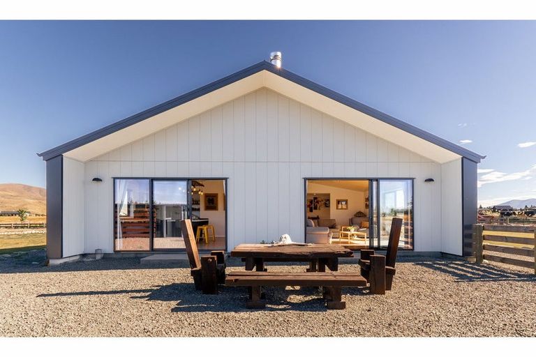 Photo of property in 1 Tussock Crescent, Twizel, 7901