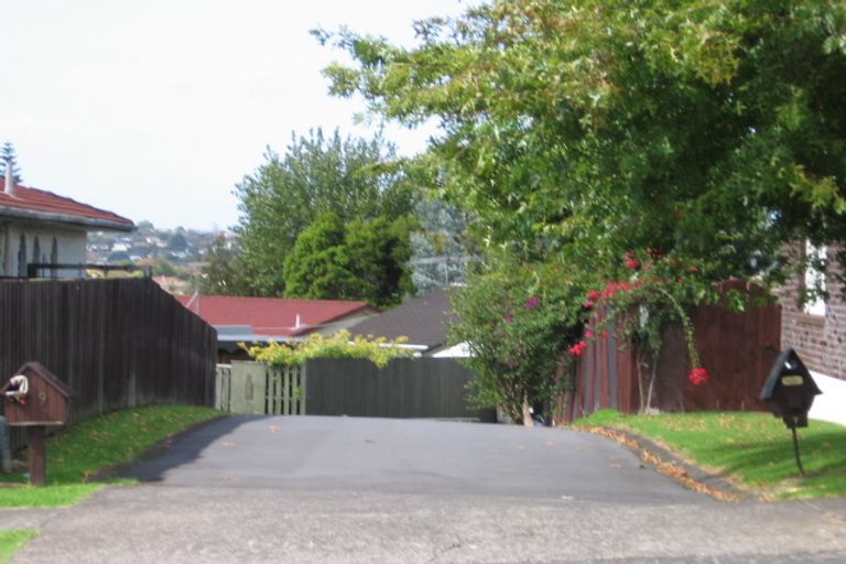 Photo of property in 9 Glenmore Road, Sunnyhills, Auckland, 2010