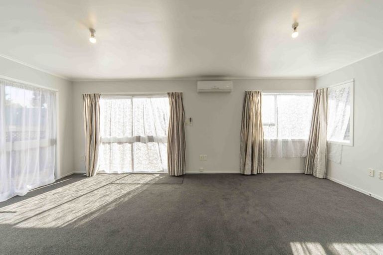 Photo of property in 21 Oakfield Crescent, Pukete, Hamilton, 3200