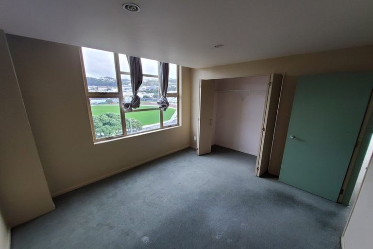 Photo of property in Grandstand Apartments, 10/80 Kent Terrace, Mount Victoria, Wellington, 6011
