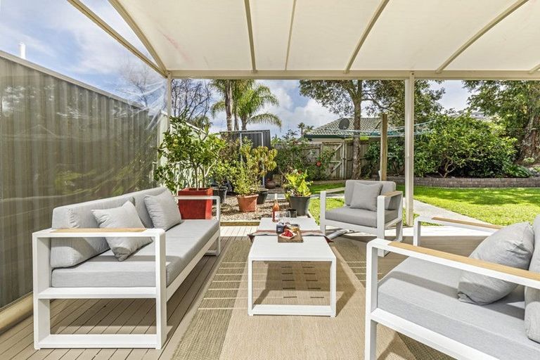 Photo of property in 26 Bundoran Way, Pinehill, Auckland, 0632