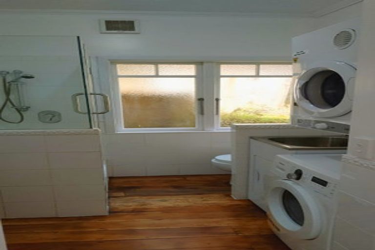 Photo of property in 57-59 Seaview Road, Paremata, Porirua, 5024