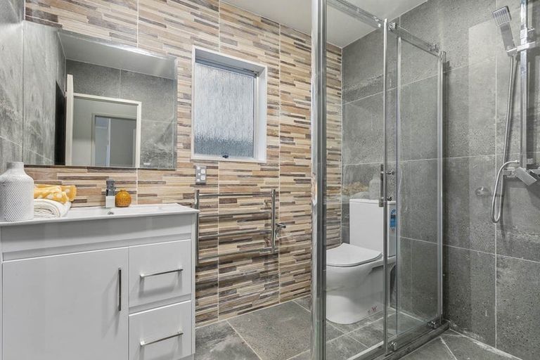 Photo of property in 25 Pukeroa Place, Papakura, 2110