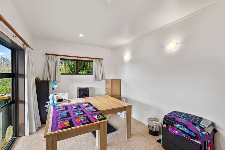 Photo of property in 50 John Dee Crescent, Red Beach, 0932