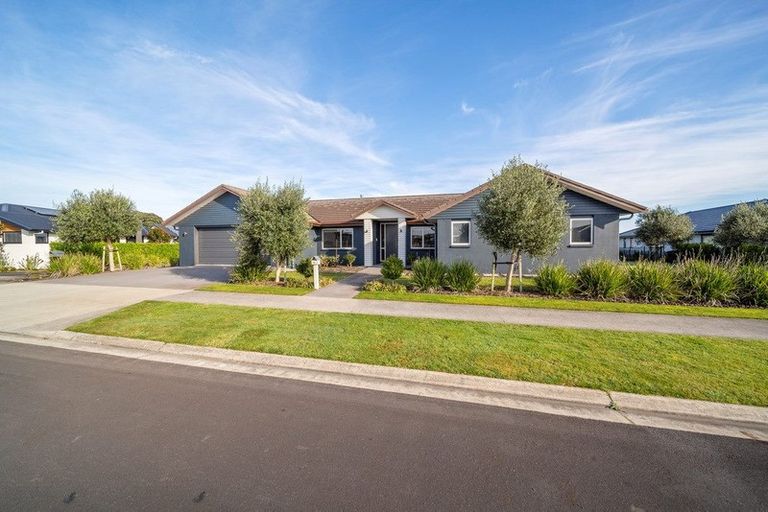 Photo of property in 53 Links Drive, Waiwhakaiho, New Plymouth, 4312