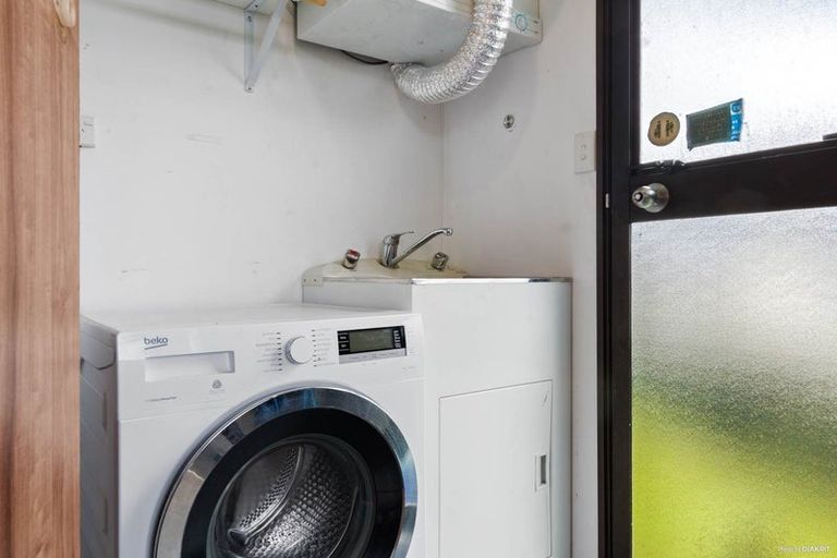 Photo of property in 29 Abbotleigh Avenue, Te Atatu Peninsula, Auckland, 0610