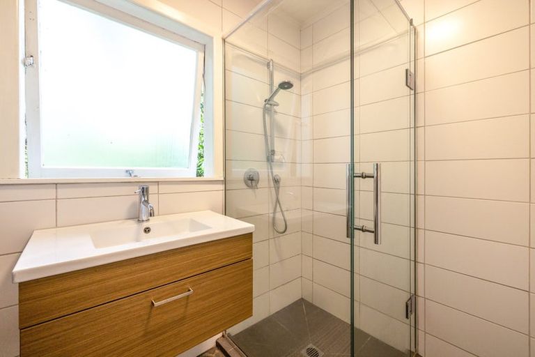 Photo of property in 116 Queens Drive, Oneroa, Waiheke Island, 1081