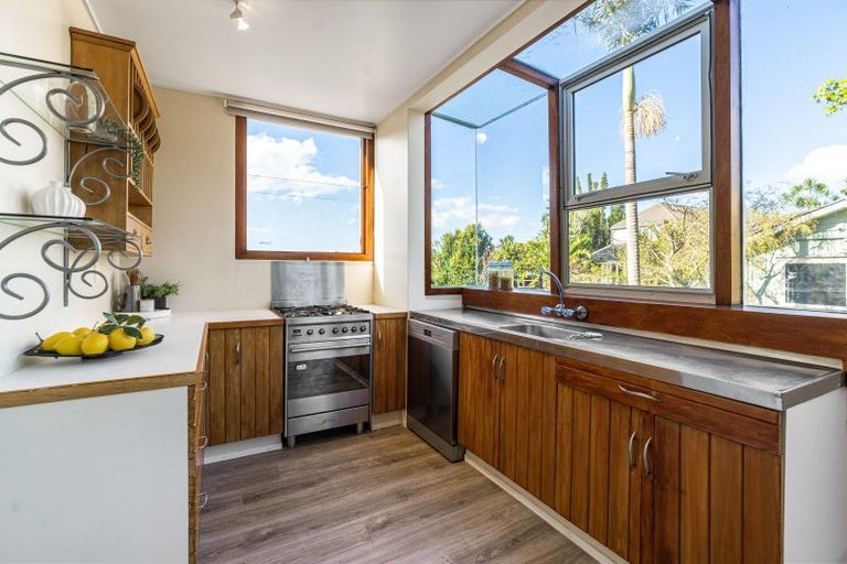 Photo of property in 39 Warwick Avenue, Westmere, Auckland, 1022