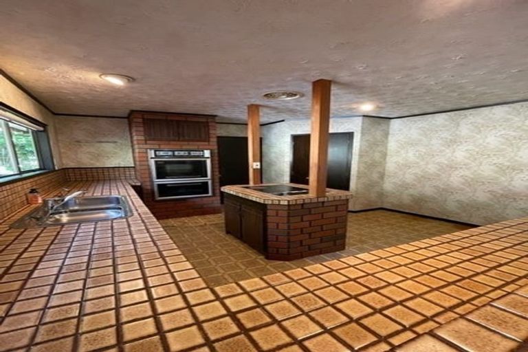 Photo of property in 2 Dianthus Place, Browns Bay, Auckland, 0630