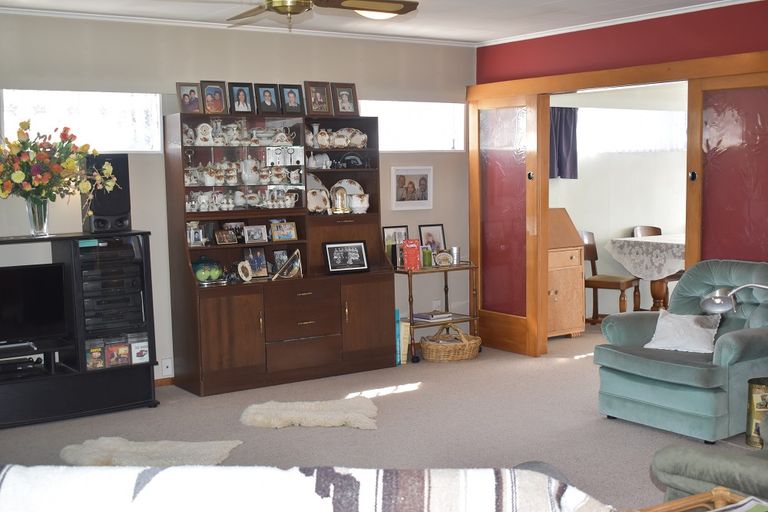 Photo of property in 23 Seddon Street, Carterton, 5713