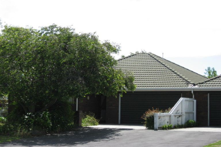 Photo of property in 39 Apsley Drive, Avonhead, Christchurch, 8042