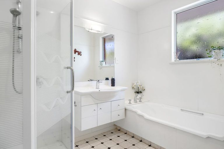 Photo of property in 138 Warren Crescent, Hillmorton, Christchurch, 8025