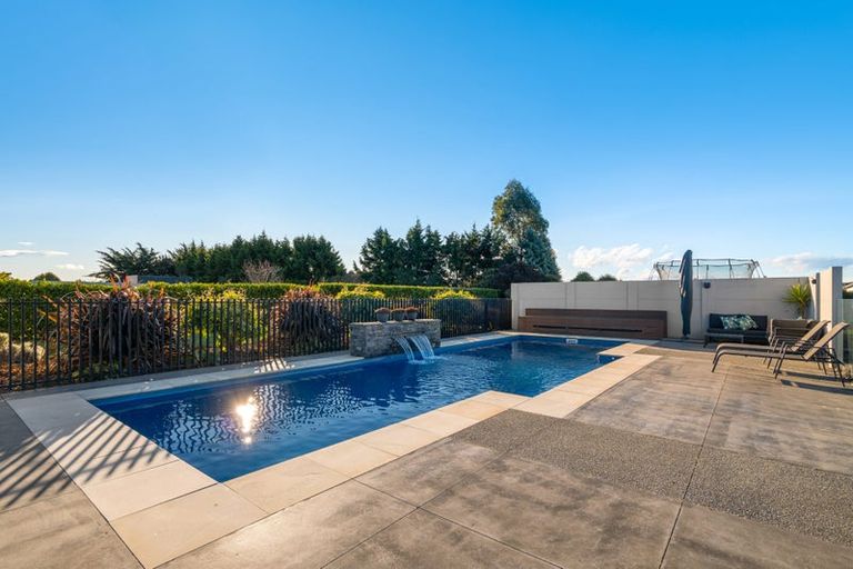 Photo of property in 19 Taylor Place, Prebbleton, Christchurch, 7676