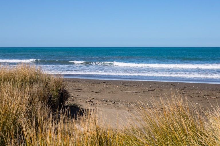 Photo of property in 14 Beach Road, Flat Point, Masterton, 5883