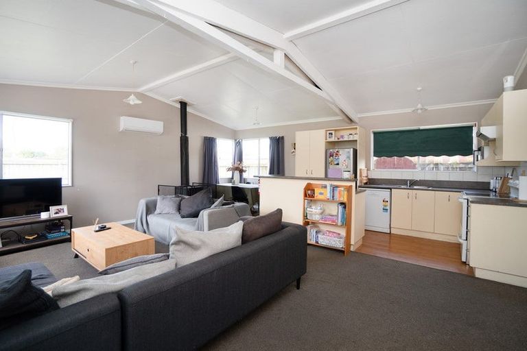 Photo of property in 59 Sutherland Crescent, Westbrook, Palmerston North, 4412