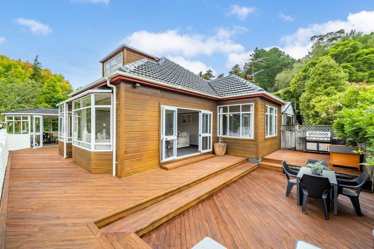 Photo of property in 6 Chatsworth Road, Silverstream, Upper Hutt, 5019