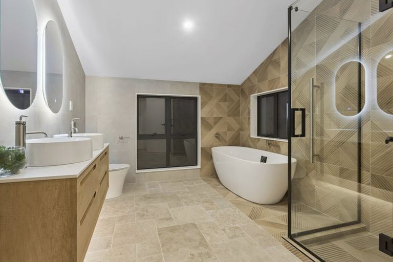 Photo of property in 3b Serrata Place, Browns Bay, Auckland, 0630