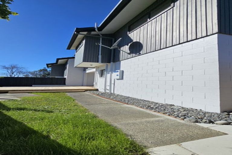Photo of property in 1/25 Sartors Avenue, Northcross, Auckland, 0630