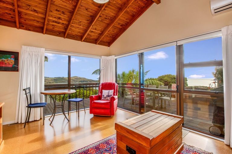 Photo of property in 18 Tremaine Place, Camborne, Porirua, 5026