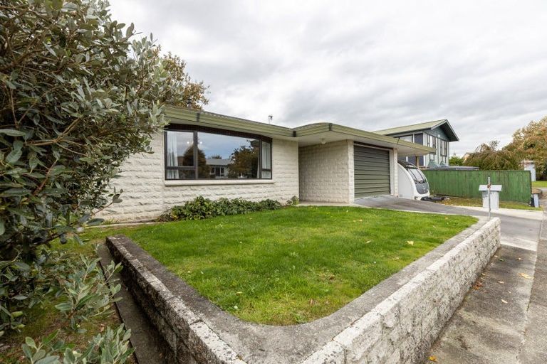 Photo of property in 1 Tern Place, Hokowhitu, Palmerston North, 4410