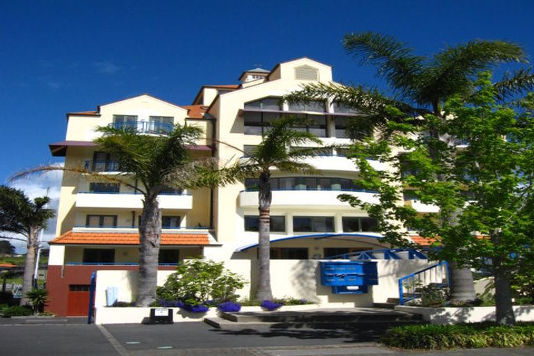 Photo of property in 72 Harbour Village Drive, Gulf Harbour, Whangaparaoa, 0930