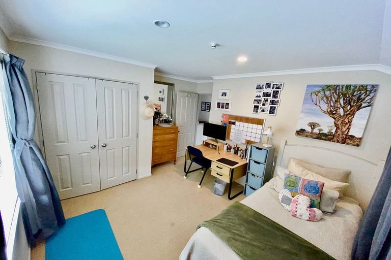 Photo of property in 3 Jomard Terrace, Northcross, Auckland, 0632