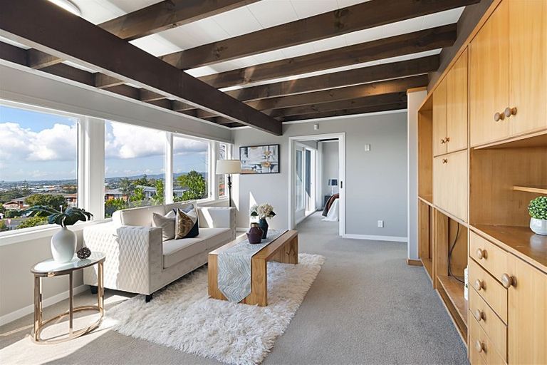 Photo of property in 103 Waimumu Road, Massey, Auckland, 0614